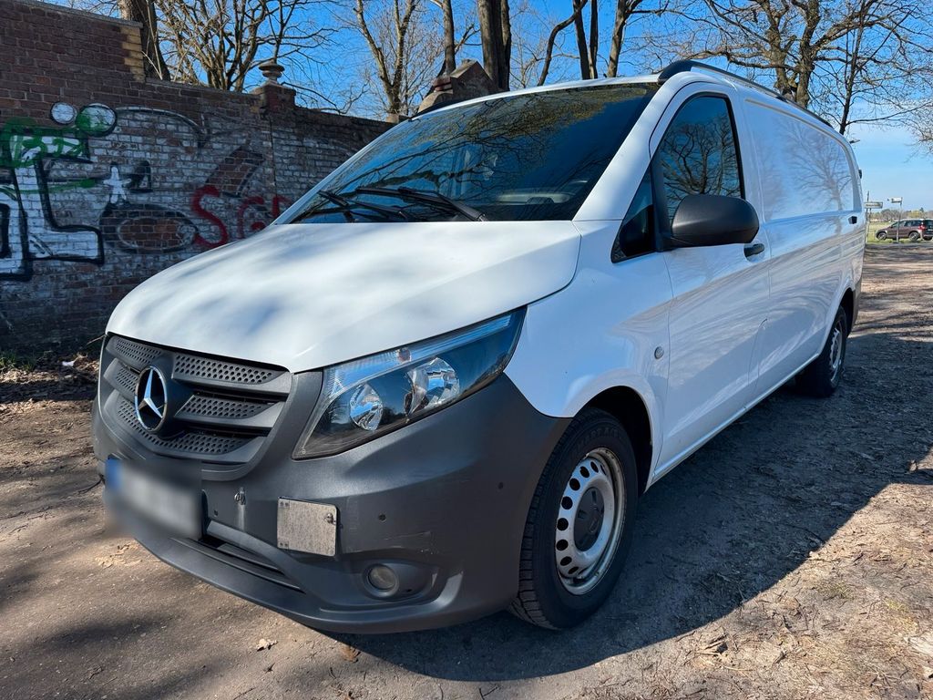 Image of Mercedes-Benz Vito