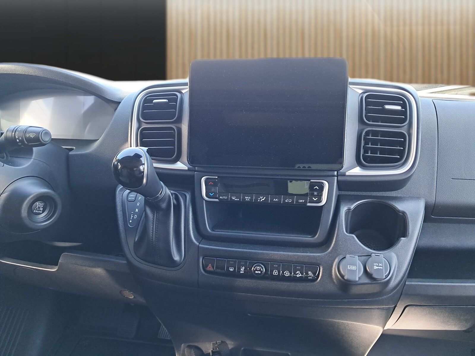 Fahrzeugabbildung Malibu Van compact 540 DB Klimaautomatik, Radio DAB,