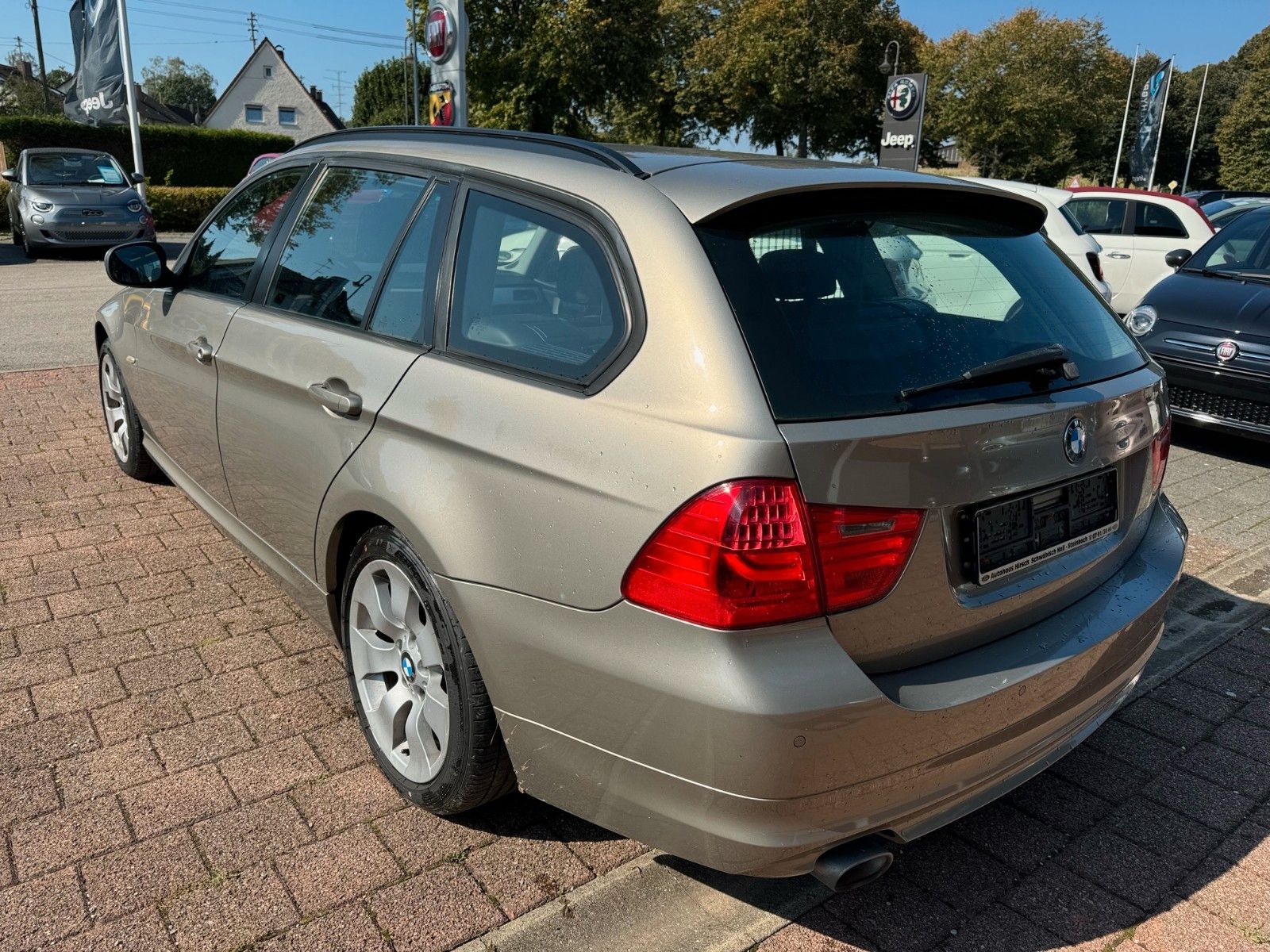 Fahrzeugabbildung BMW Baureihe Touring 320d E91 Panorama Sitzheizung