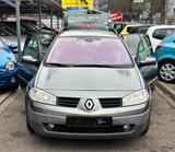 Renault Megane Grandtour Privilege 2.0*NAVI*AHK*SITZHZG* - Renault Megane: Privilege