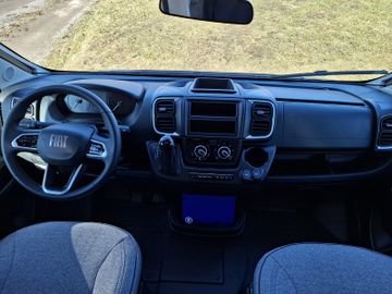 Sunlight Adventure T 68 Combi 6E TV-Paket AWT isoliert 8G