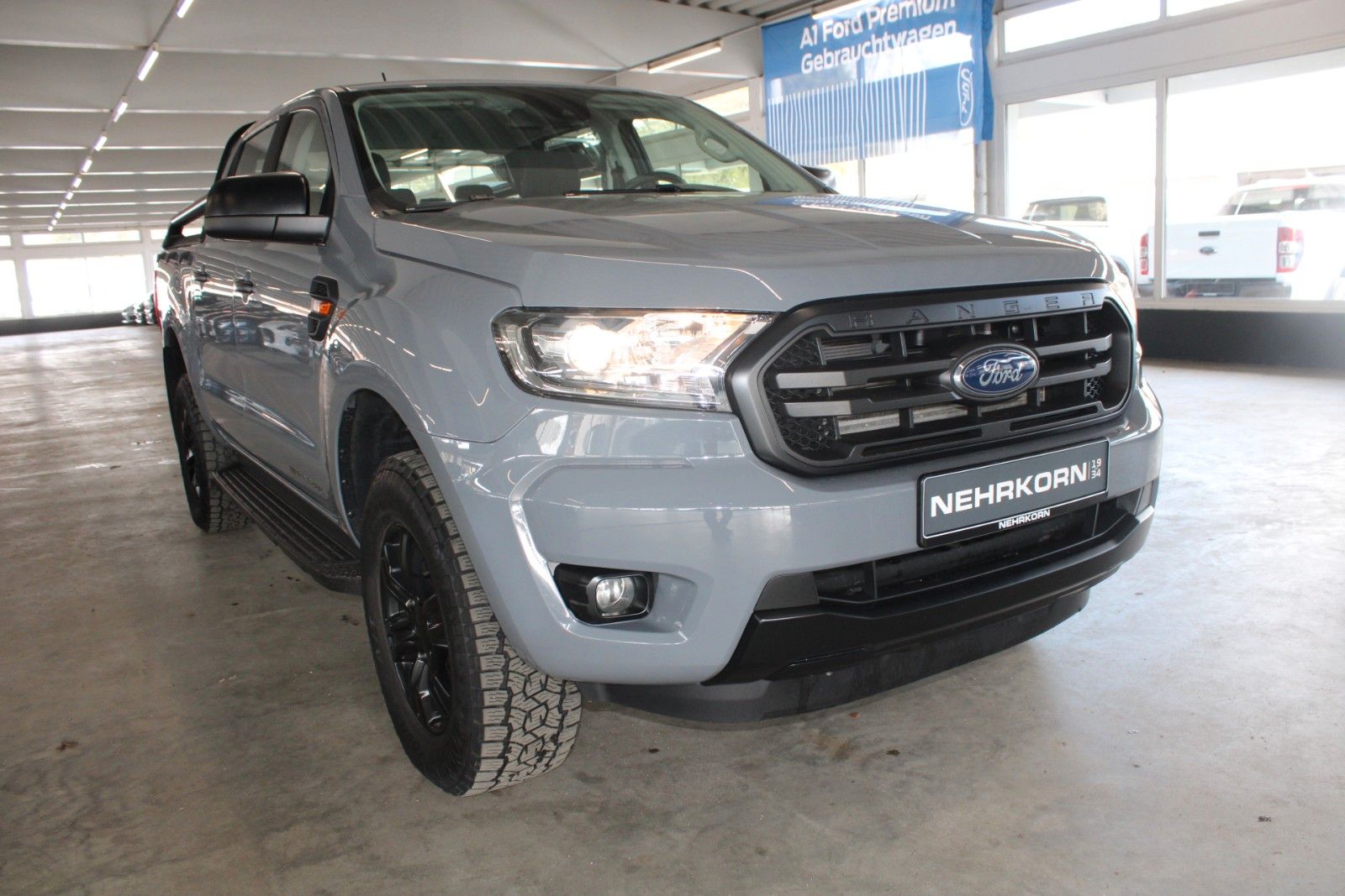 Fahrzeugabbildung Ford Ranger Automatik WOLFTRAK DoKa AHK Standheizung