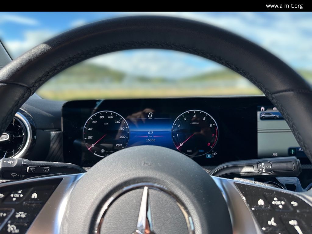 MERCEDES-BENZ A 200