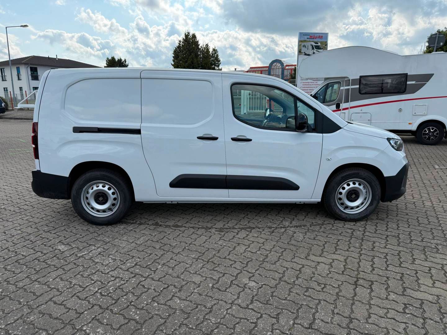 Fahrzeugabbildung Fiat E-Doblo L2 KAWA136 ELEKTRO
