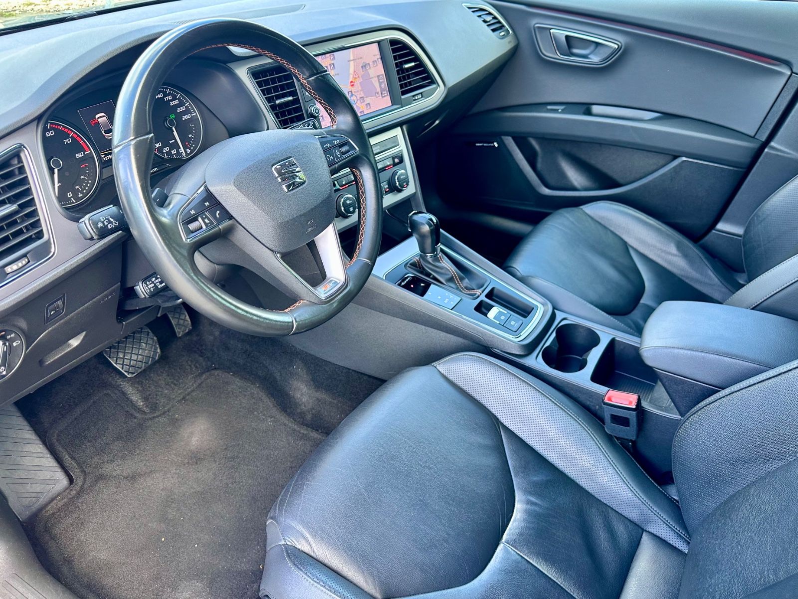 Fahrzeugabbildung SEAT LEON ST X-PERIENCE 4DRIVE*AUTOM+AHK*