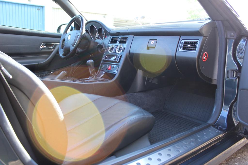 Mercedes-Benz SLK 230