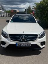 Mercedes-Benz GLC 300 4M AMG L| Pano|Distr.|360°| SHZ|AHK|Burm - Mercedes-Benz GLC 300: Vollleder, Luftfederung, Geländewagen