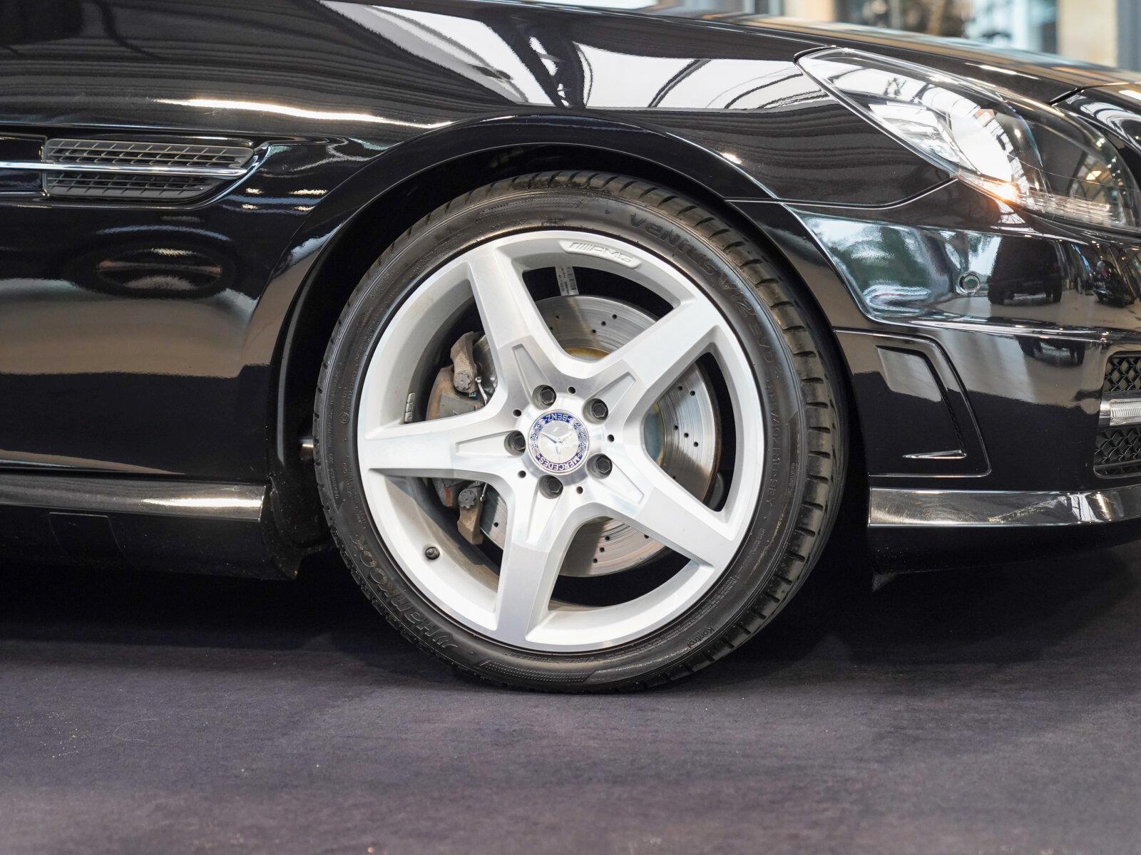 Mercedes-Benz SLK 200 BlueEFFICIENCY Roadster AirscarfAMG Line