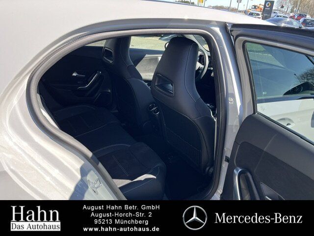Fahrzeugabbildung Mercedes-Benz A 200 AMG/NIGHT/LED/KAM./DISTRO./AMBI/19ZOLL