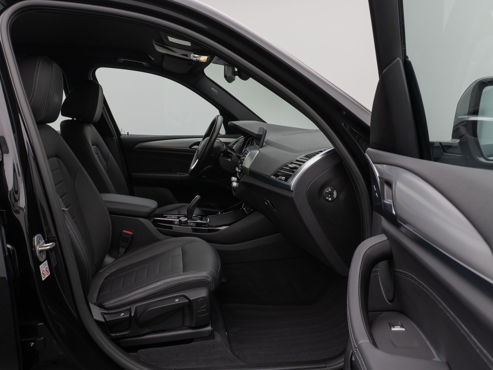 Fahrzeugabbildung BMW X3 xD20i ADVANTAGE DAB GeschwindigReg PDC Leder