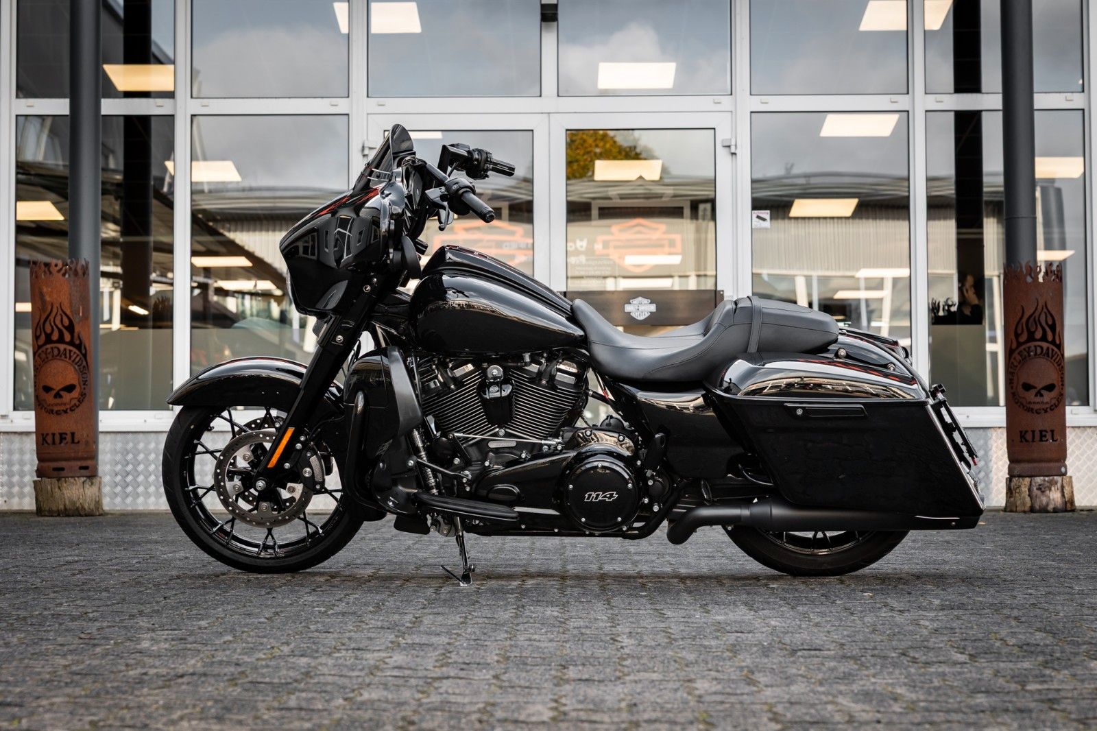 Fahrzeugabbildung Harley-Davidson STREET GLIDE SPECIAL 114 KESSTECH - LAST EDITION