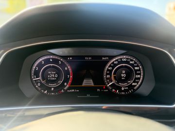 Volkswagen Tiguan - 12