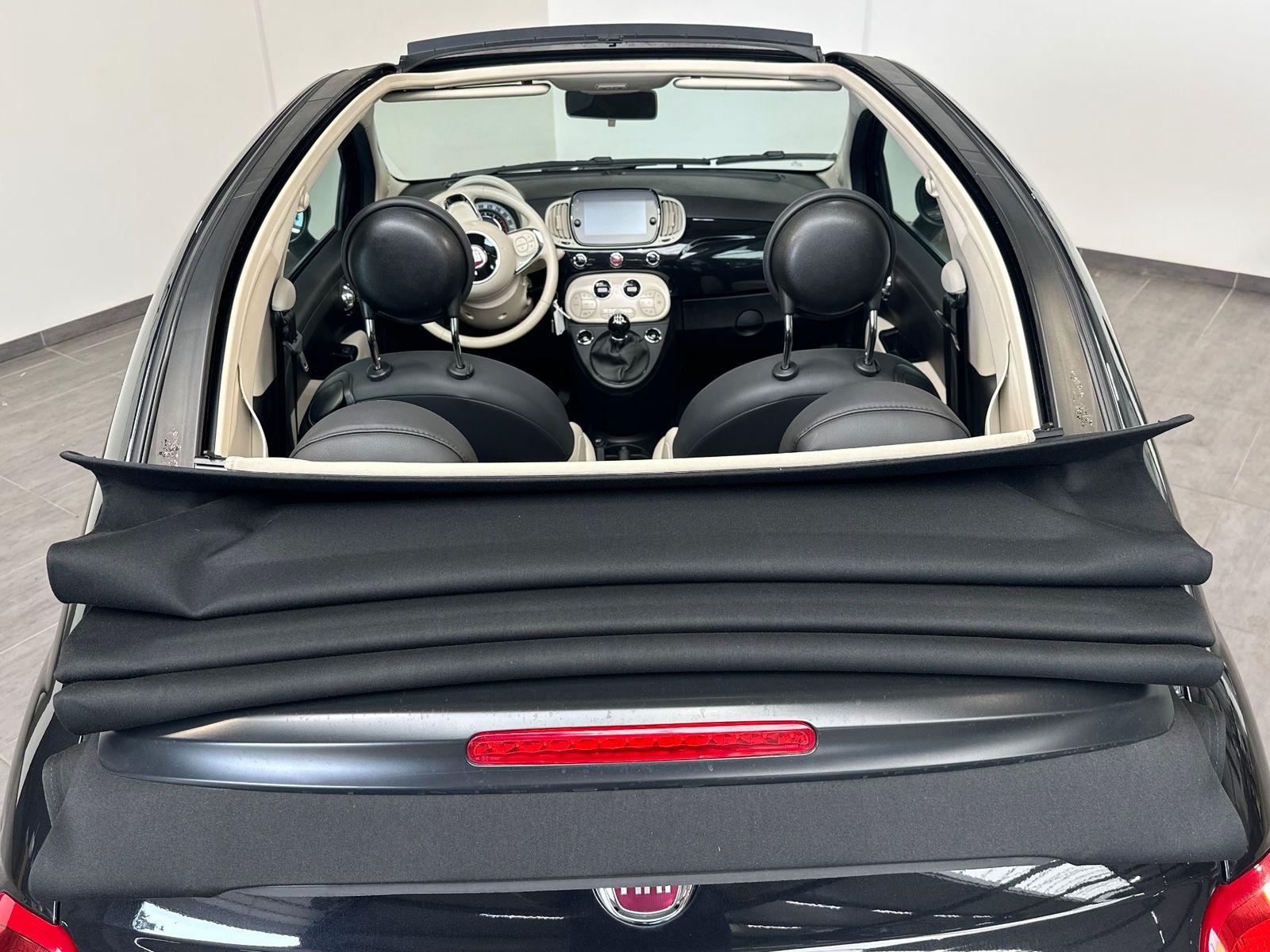 Fahrzeugabbildung Fiat 500C 1.0 GSE Mild-Hybrid Dolcevita CARPLAY