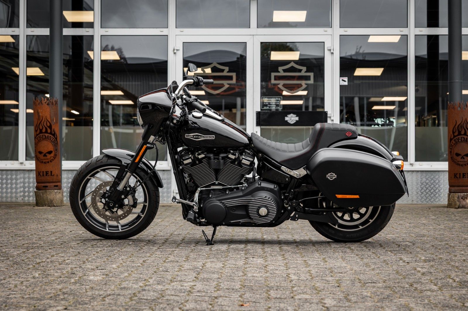 Fahrzeugabbildung Harley-Davidson FLSB SPORT GLIDE 107