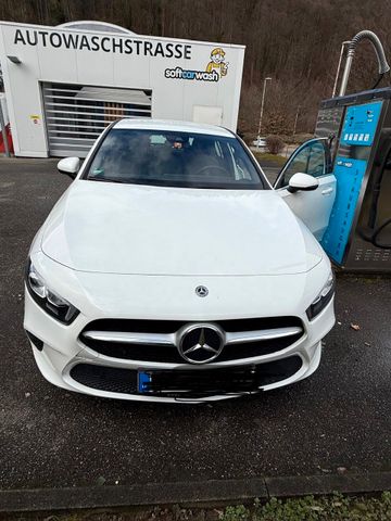 MERCEDES-BENZ A 180 -