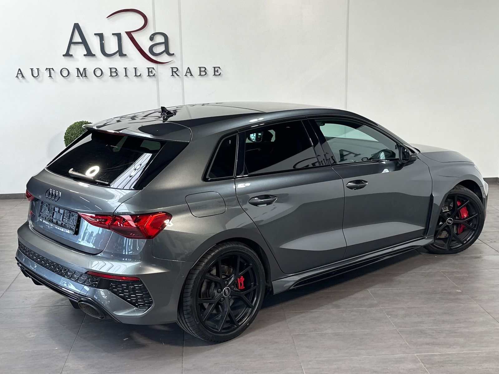 Fahrzeugabbildung Audi RS3 SpB 2.5 TFSI Qu NAV+LED+ACC+HEADUP+KAM+B&O