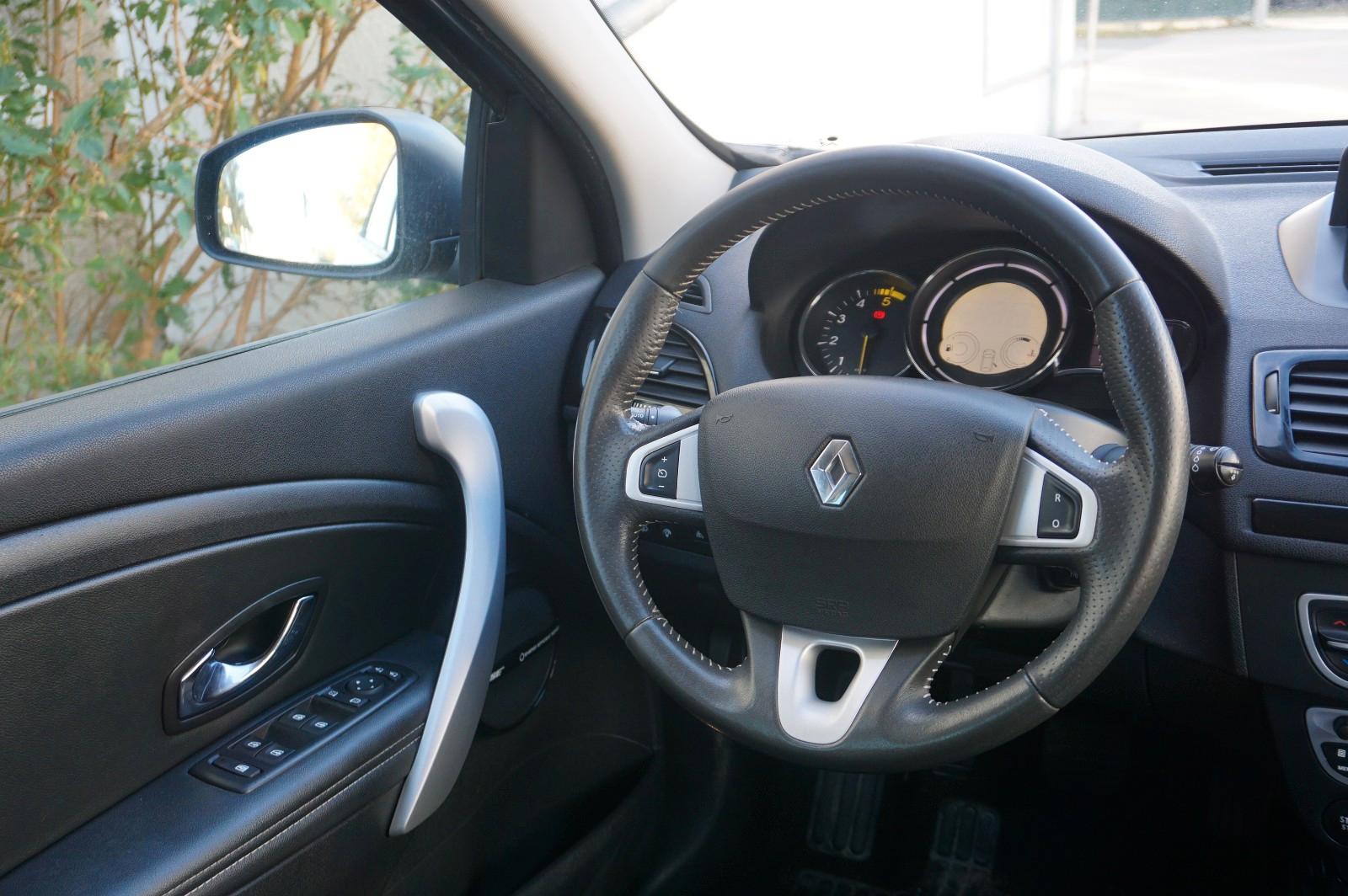 Renault Megane 2011 — photo 10