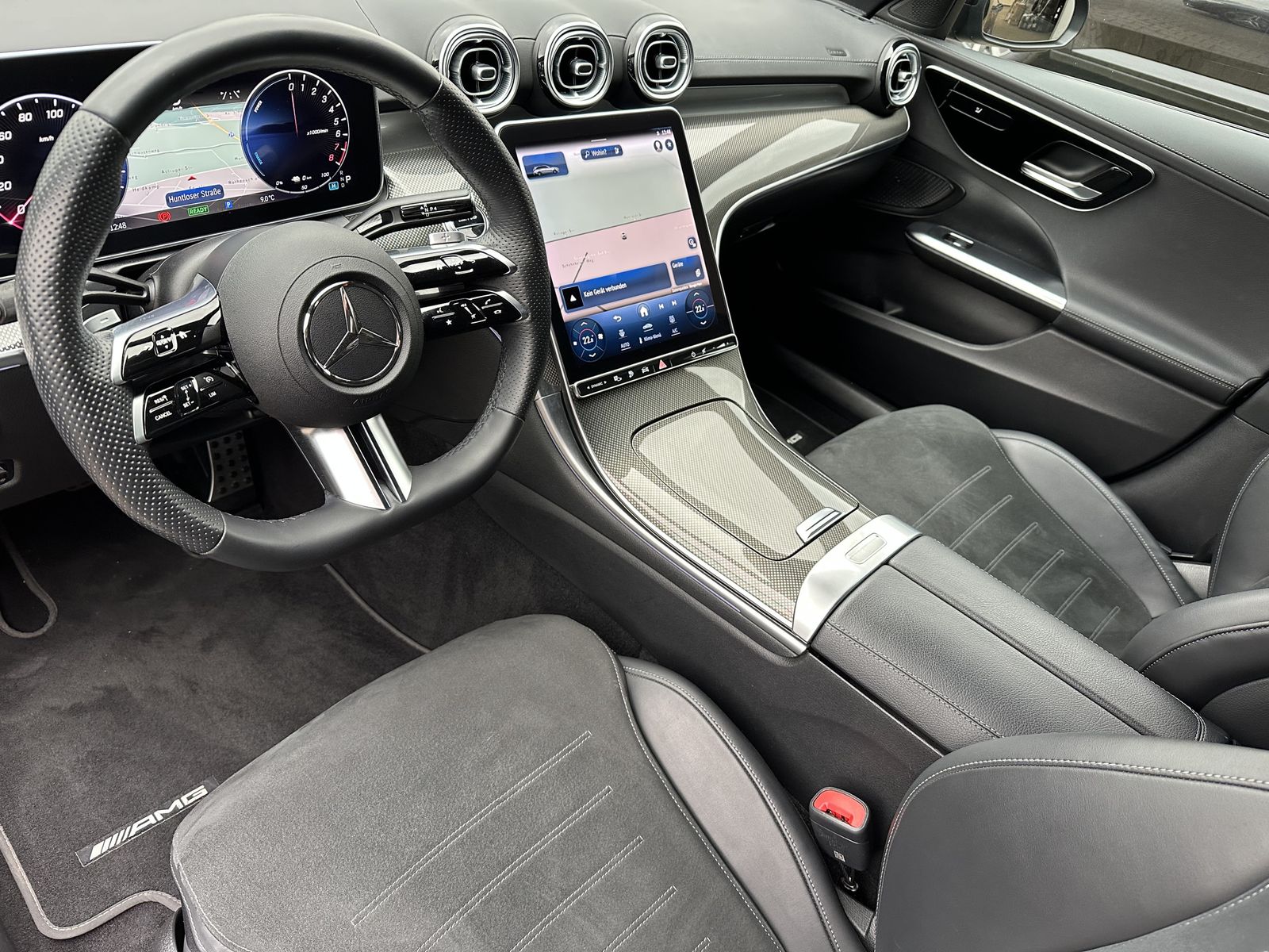 Fahrzeugabbildung Mercedes-Benz C 300e T AMG-Line NAV+LED+KAM+AHK+VCOCK+CARPLAY