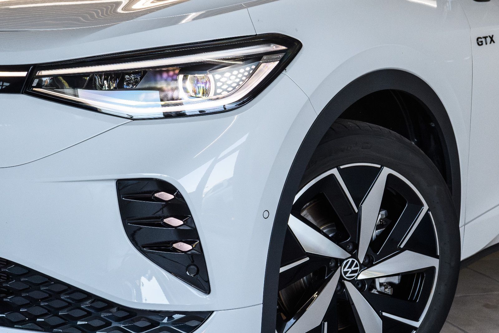 Fahrzeugabbildung Volkswagen ID.4 GTX 4Motion IQ-LED+360°KAM+E-HECK+WÄPU+APP