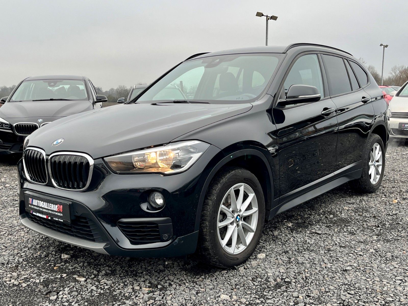 Fahrzeugabbildung BMW X1 sDrive18i Aut. Navi SCHECKHEFT Parkass SPORTS