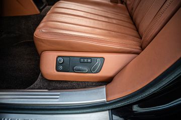 Fahrzeugabbildung Bentley Flying Spur 4.0 V8 PANO|CAM|LUFT|SHZ|SLF|KEYLES