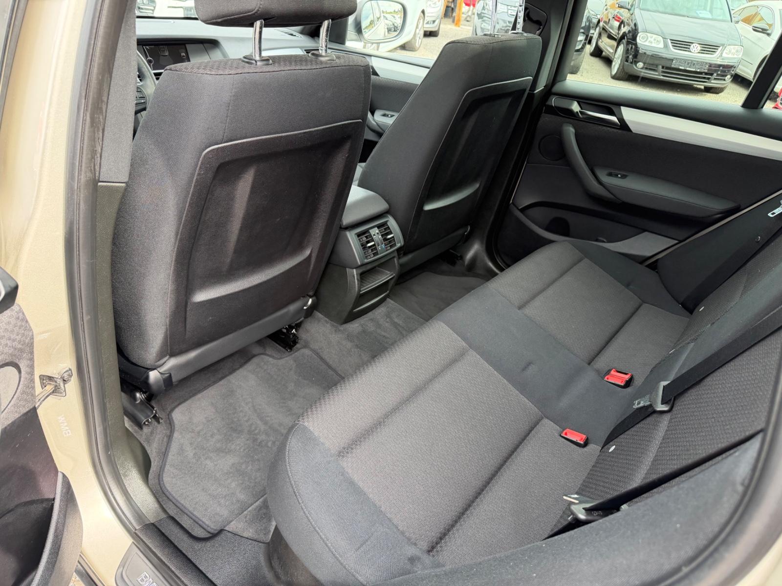 BMW X3 xDrive 20 d Auto.LED BI-Xenon Navi 1.Hand Pan