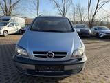 Opel Zafira 2.2 - Opel Zafira aus 2003: 2.2