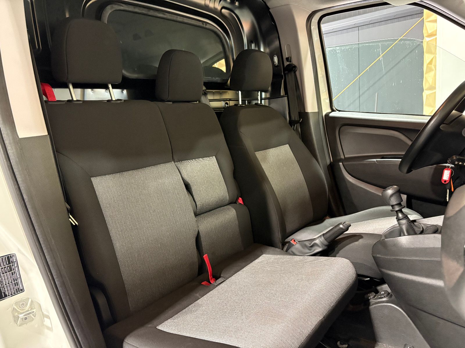 Fahrzeugabbildung Fiat Doblo SX Kasten/3-SITZ/PDC/KLIMA/TEMPOMAT