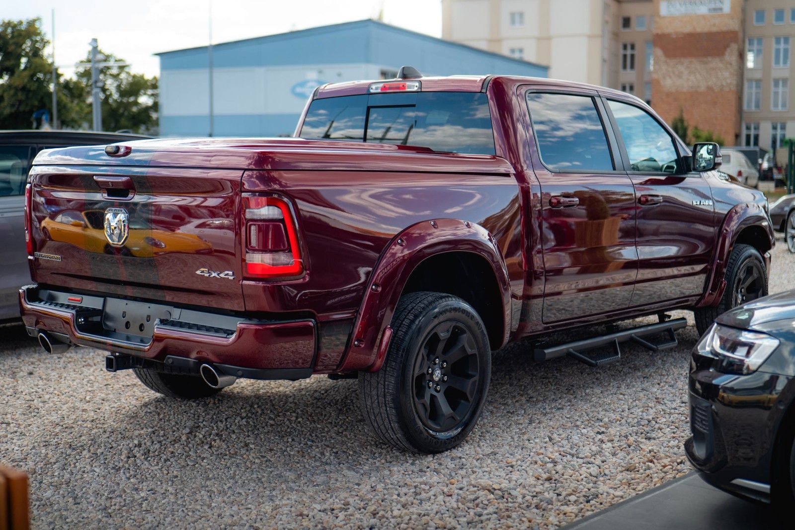 Fahrzeugabbildung Dodge RAM 5.7 V8 HEMI 4x4 OFFROAD Night AXLE LOCK 19%