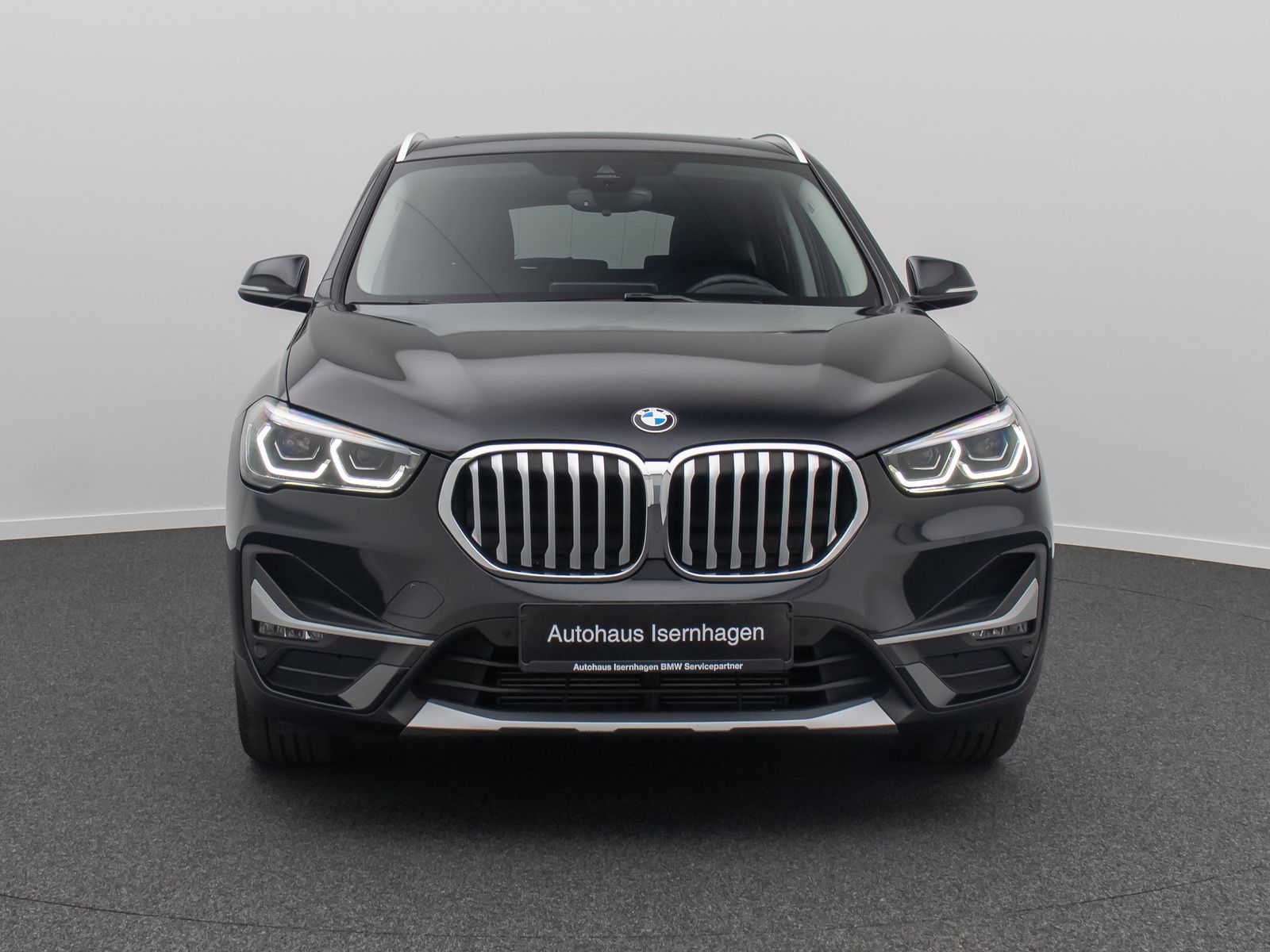 Fahrzeugabbildung BMW X1 sD18i xLine Panoram Kamera HUD DAB HiFi Alarm