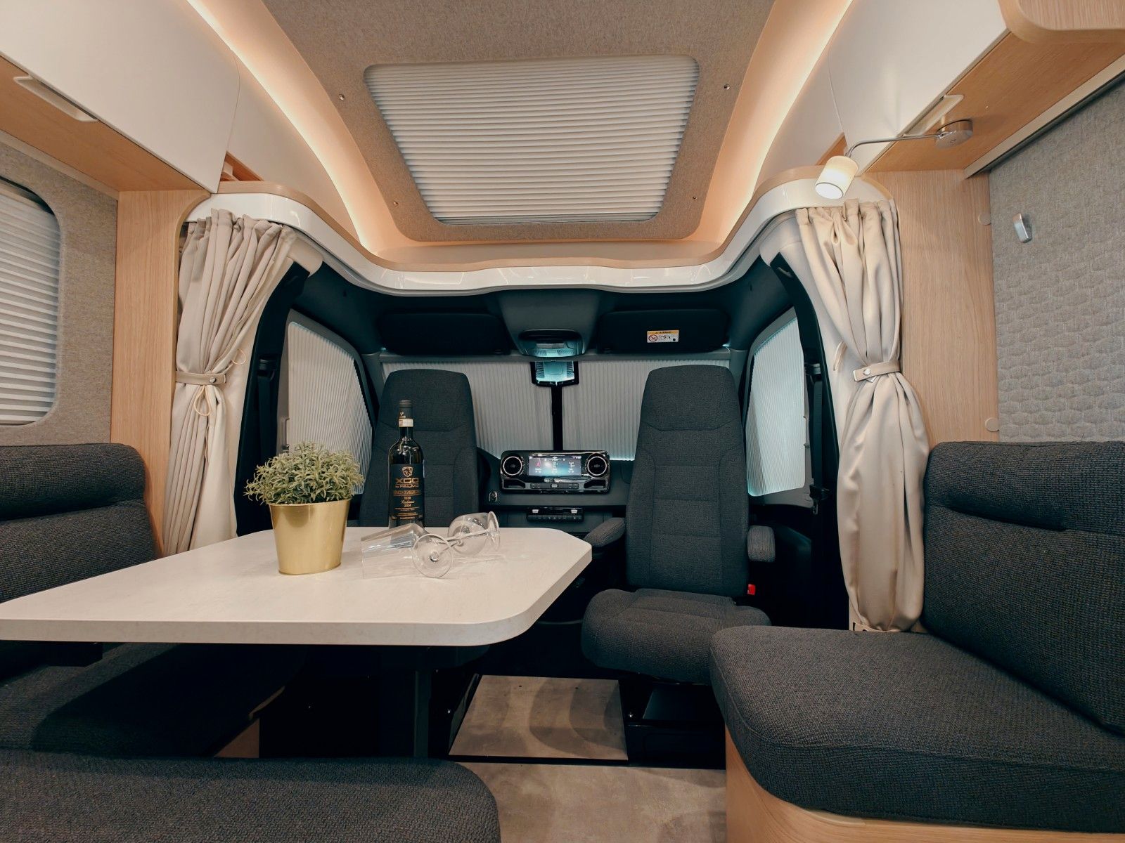 Fahrzeugabbildung HYMER / ERIBA / HYMERCAR B - KLASSE ML T 780 BLACKLINE