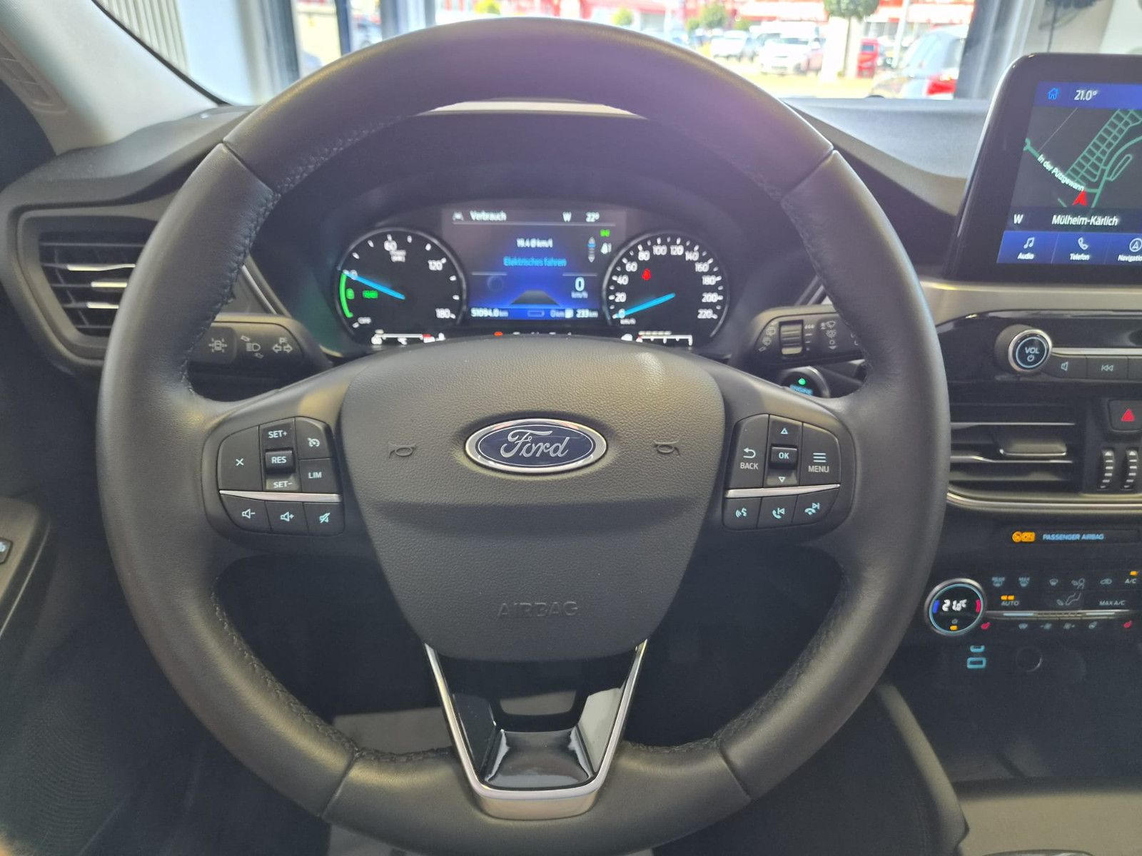 Fahrzeugabbildung Ford Kuga Plug-In Hybrid Titanium / SCHECKHEFT