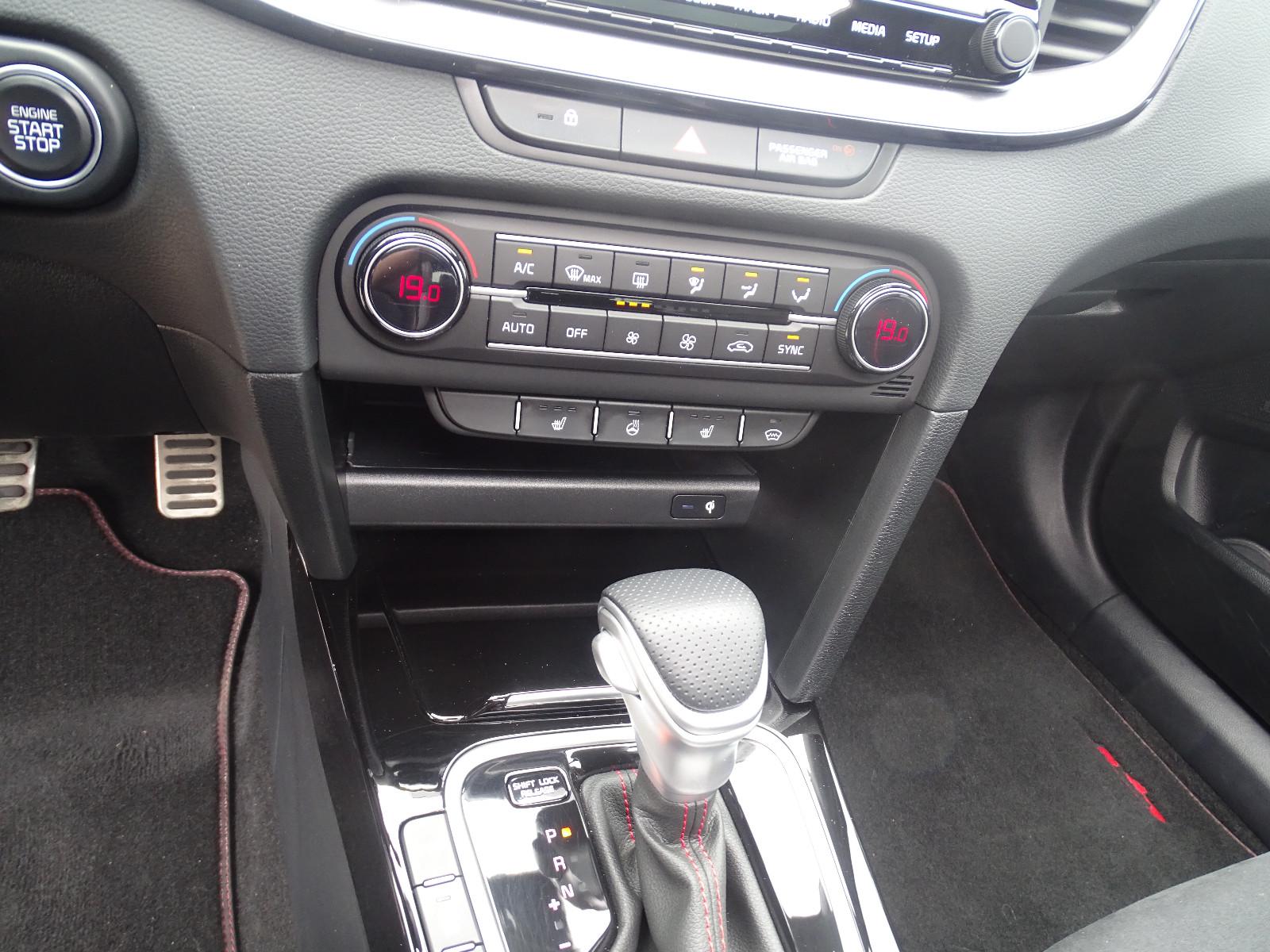 Kia PROCEED 1.6T GT DCT Komf.p.,Panoramad.Bastuck