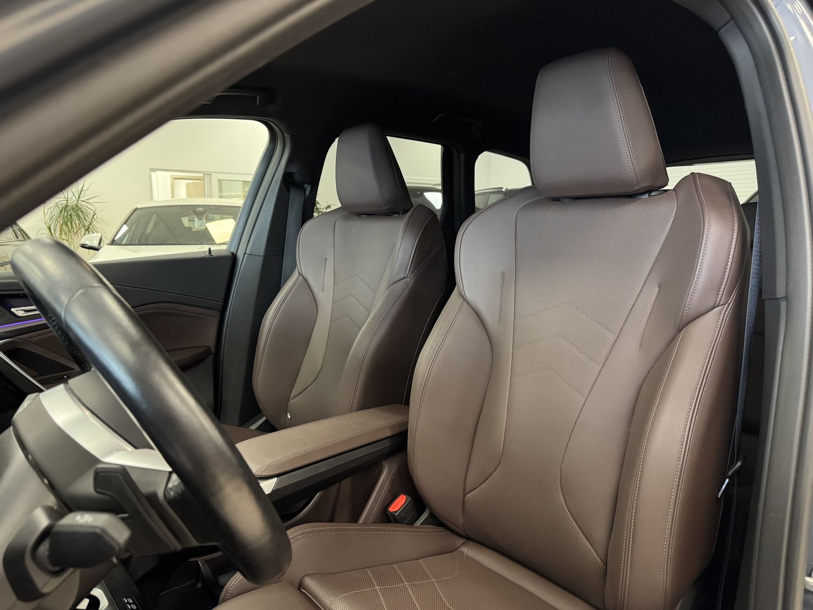 BMW iX1 30 xDrive M-Paket HUD Leder LED ACC Memory foto 11