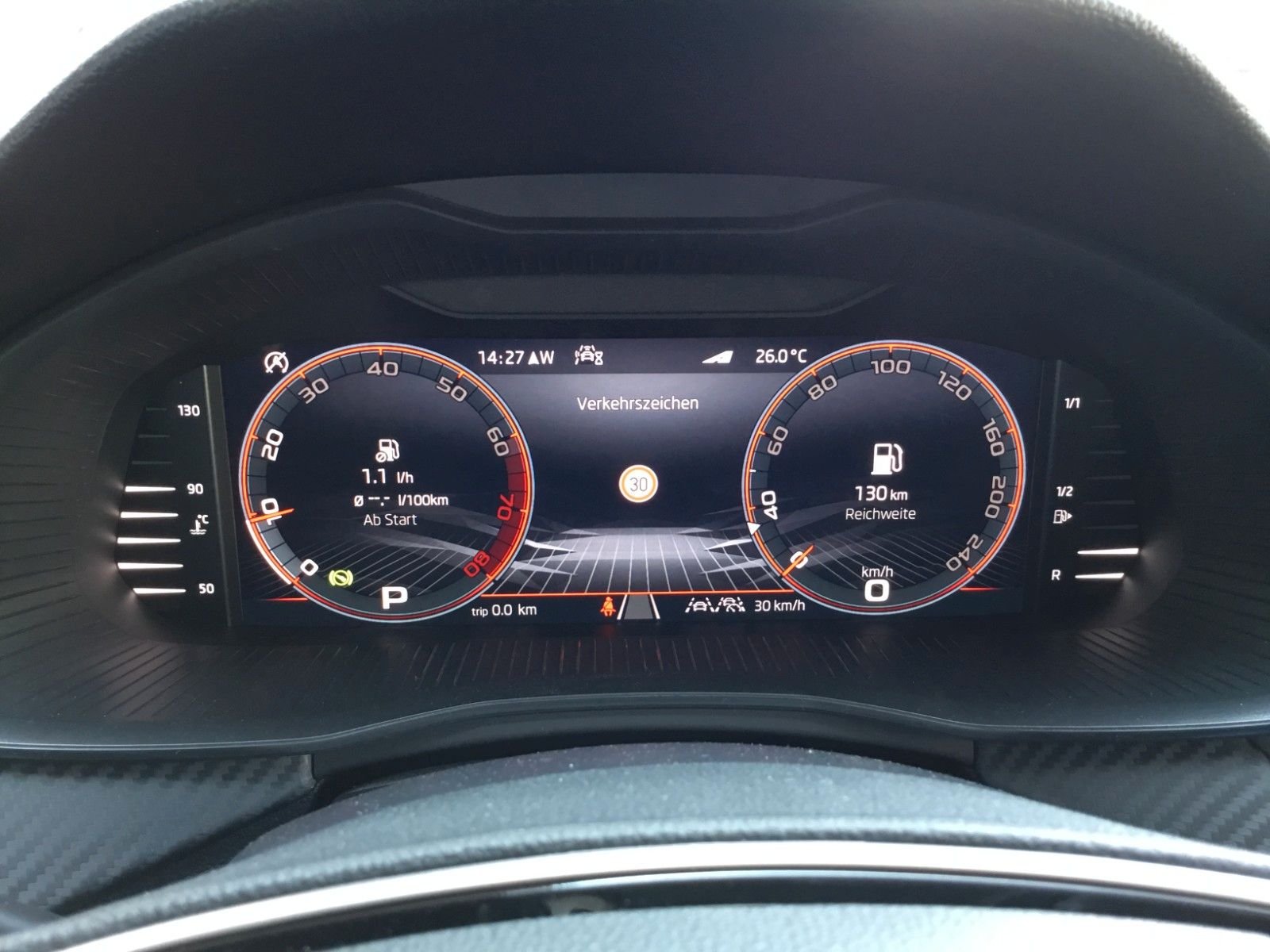 Fahrzeugabbildung SKODA Kamiq 1.5 TSI DSG Monte Carlo+AHK+Navi+Kamera