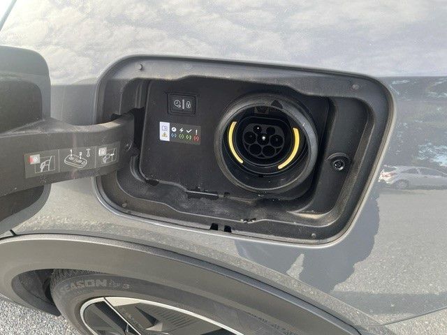 Fahrzeugabbildung Peugeot 408 GT PlugInHybrid 225 AT+Navigationssystem+Sou