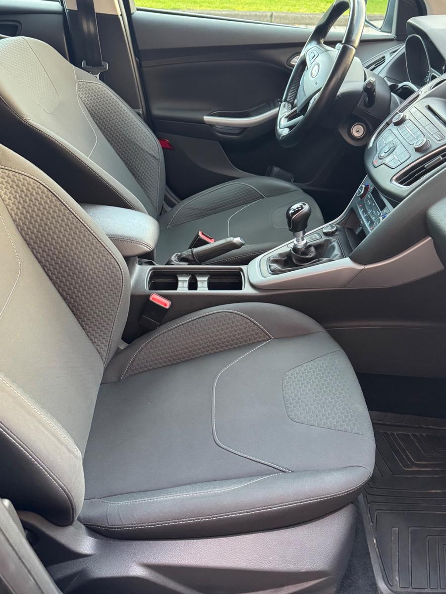 Ford Focus 2015 — photo 16