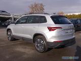Skoda Karoq 1.0 TSI Tour LED RüKa Smart Link Sitzh. - gebrauchte Skoda Karoq aus dem Jahr 2024