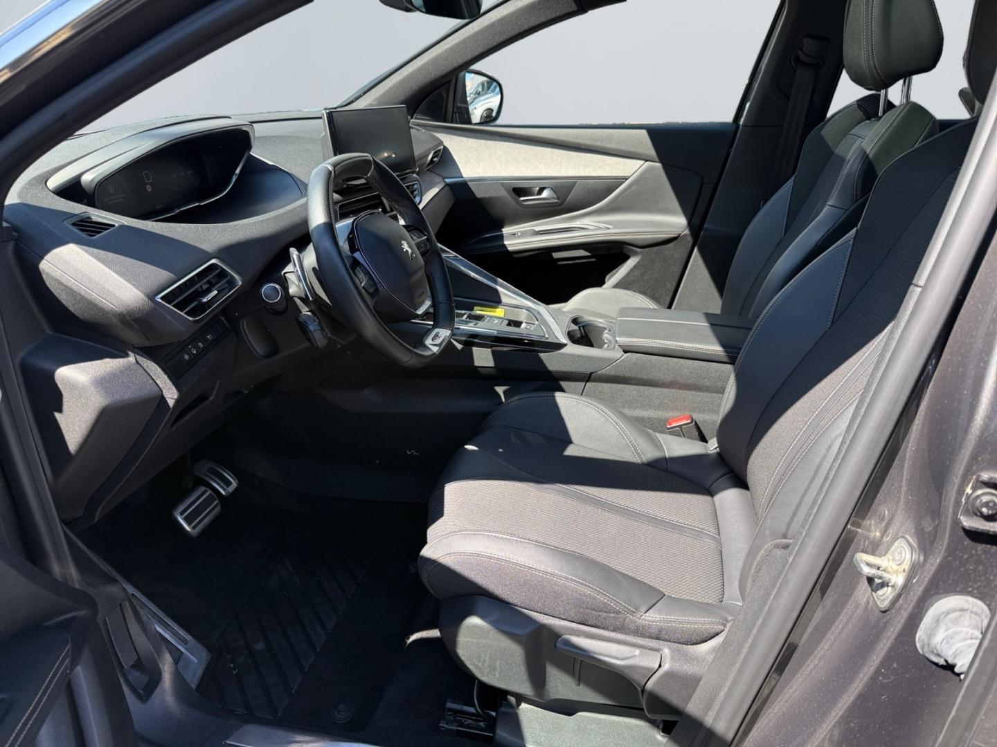 Peugeot 3008 1.6 Hybrid4 300 GT (Plug-In) *Pano*CAM*ACC*