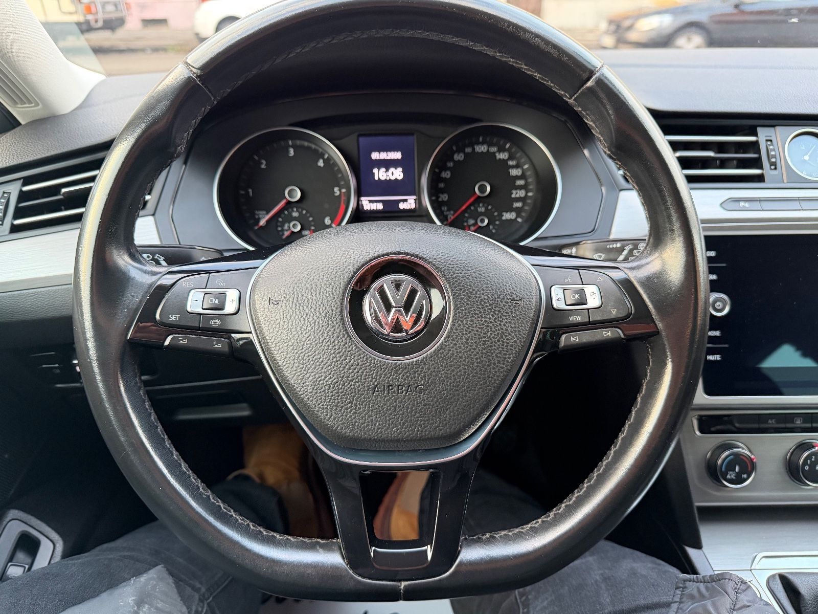 Fahrzeugabbildung Volkswagen Passat Variant 2.0 TDI 1-HAND AHK 6-GANG PDC