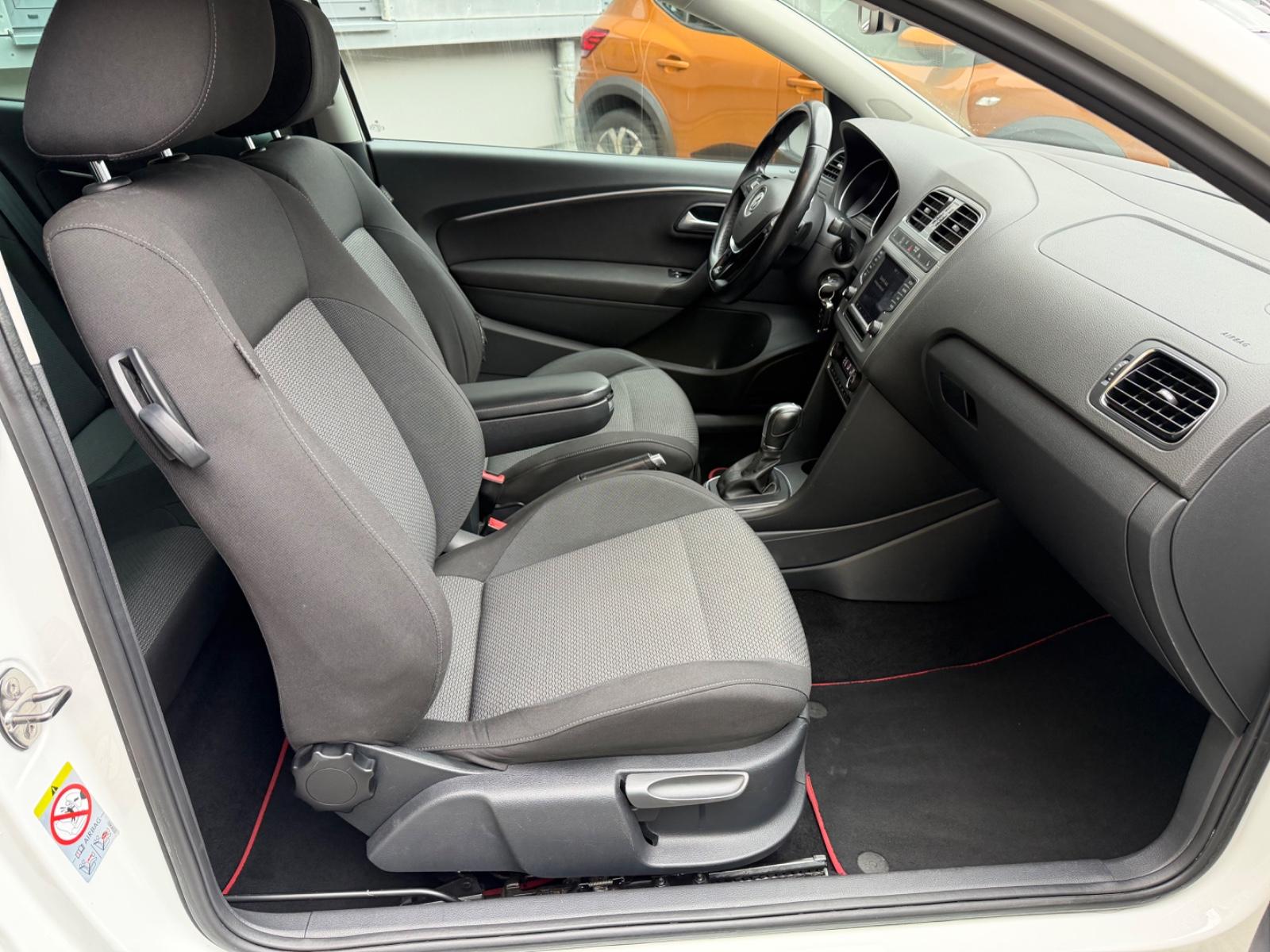 Volkswagen Polo V Highline AUTOMATIK/NAVI/LEDER/SHZ/KLIMAA