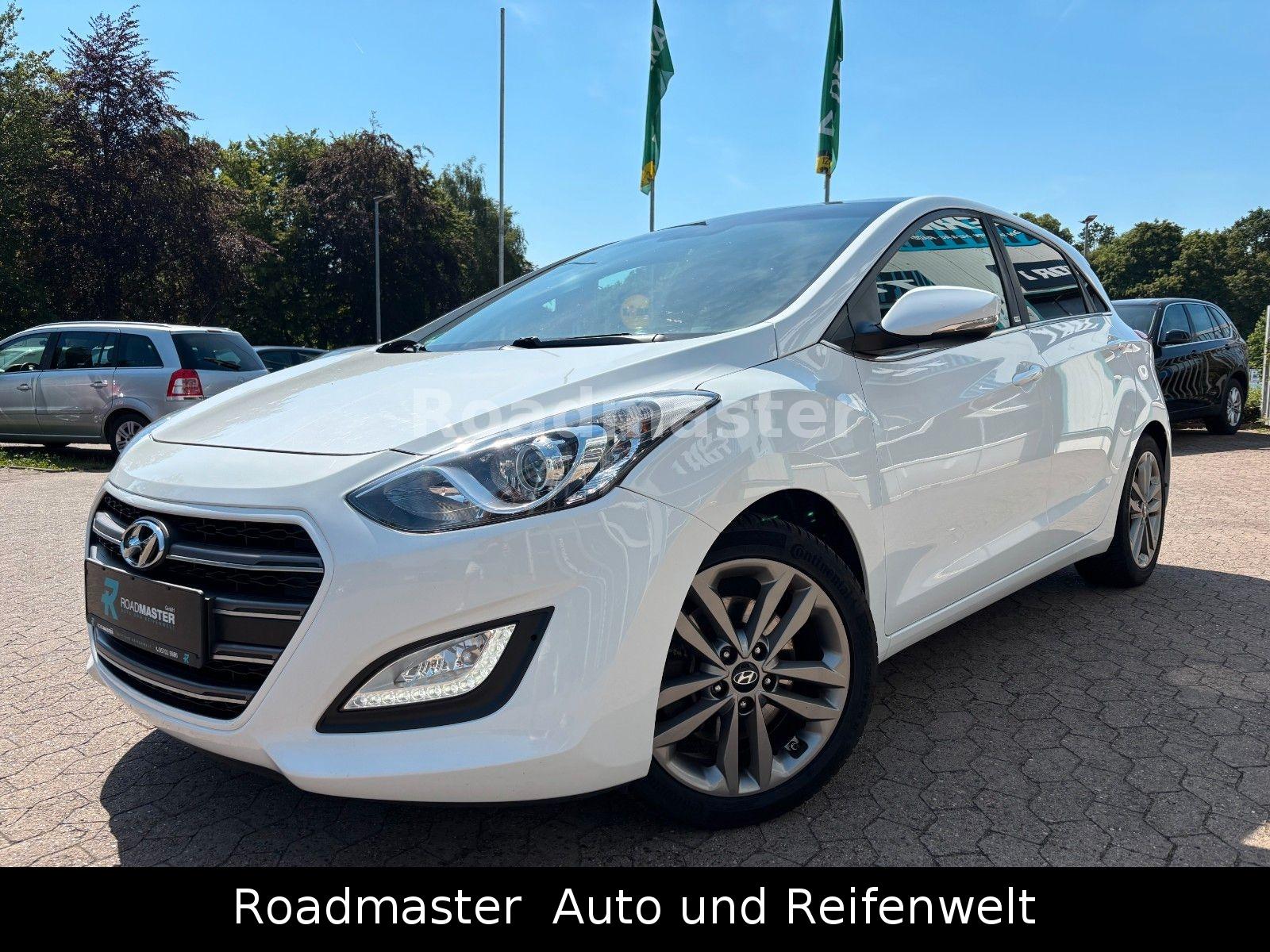 Hyundai i30 1.6 blue Passion /1.HAND/PANO/KAMERA/KLIMA