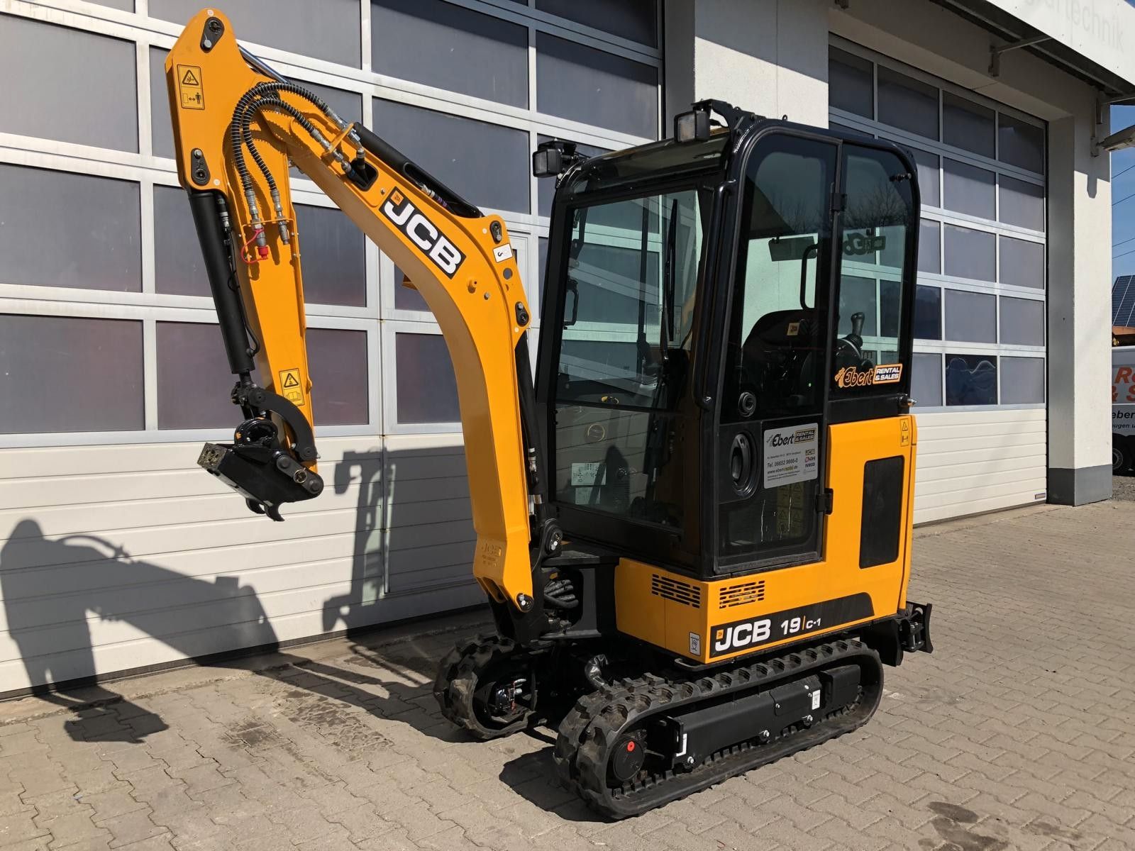 Fahrzeugabbildung JCB 19C-1 / 10h 2023 / Löffelpaket / Schnellwechsler