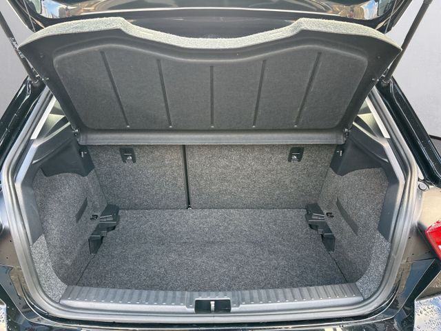 Ibiza Style LED AppleCarPlay Mehrzonenklima DAB