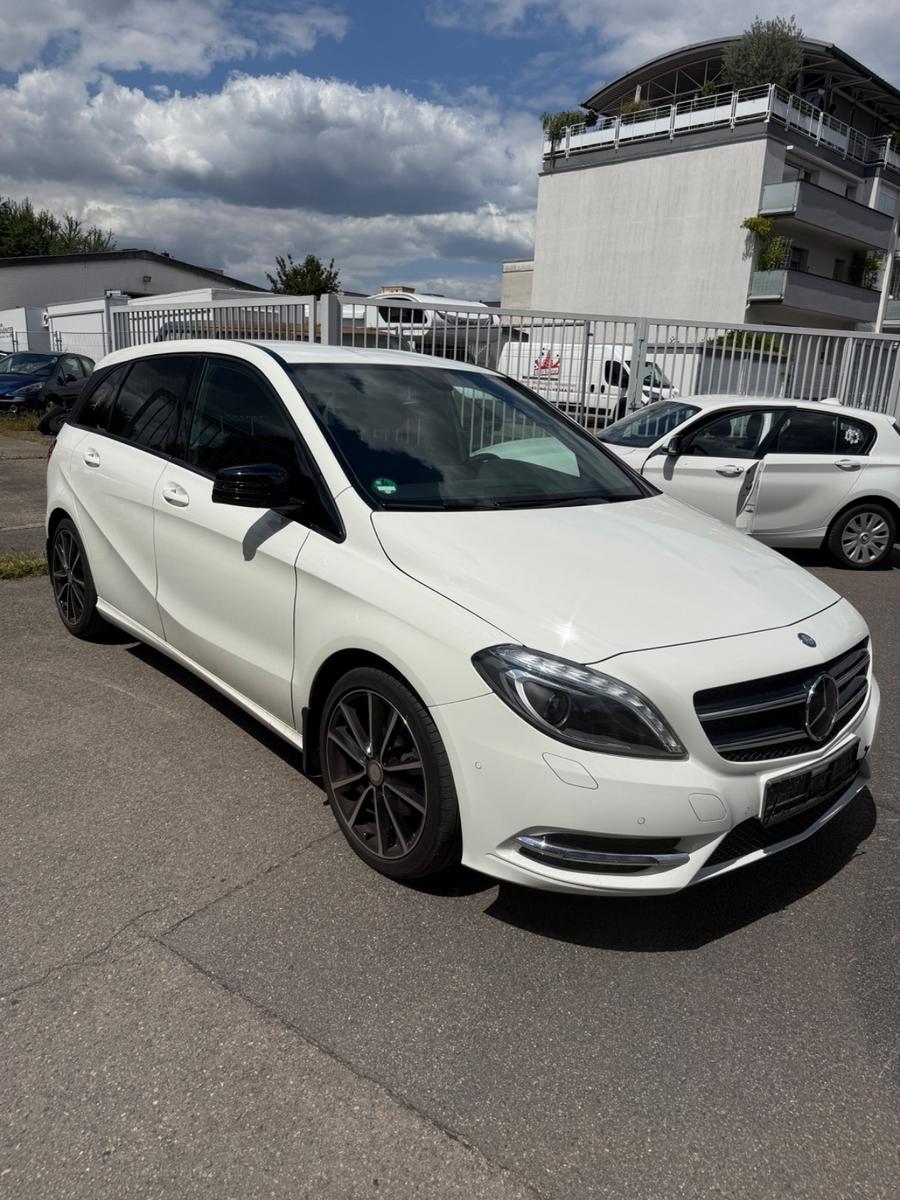 Mercedes-Benz B 200 Automatik Navi Teilleder Anhängerkupplung