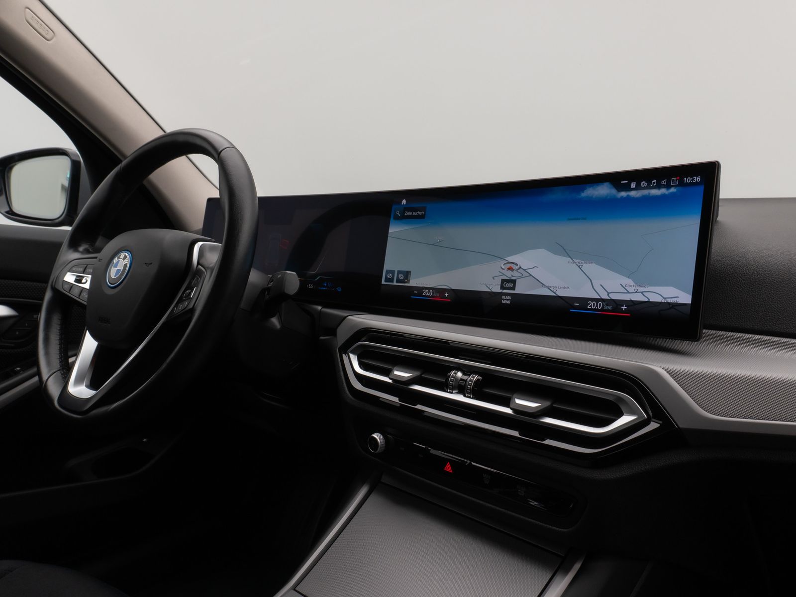 Fahrzeugabbildung BMW 320e DAB HUD Komfort LED Sport Stop&Go 17Zoll