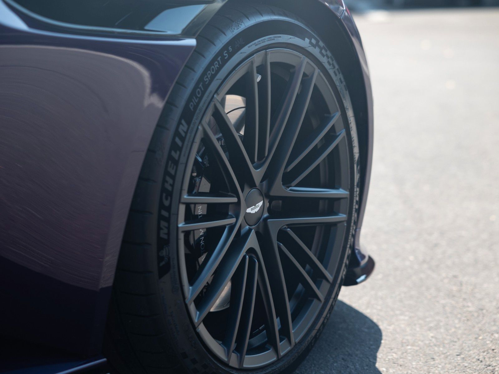 Aston Martin DB12 Volante | Storm Purple | Bowers&Wilkins foto 21
