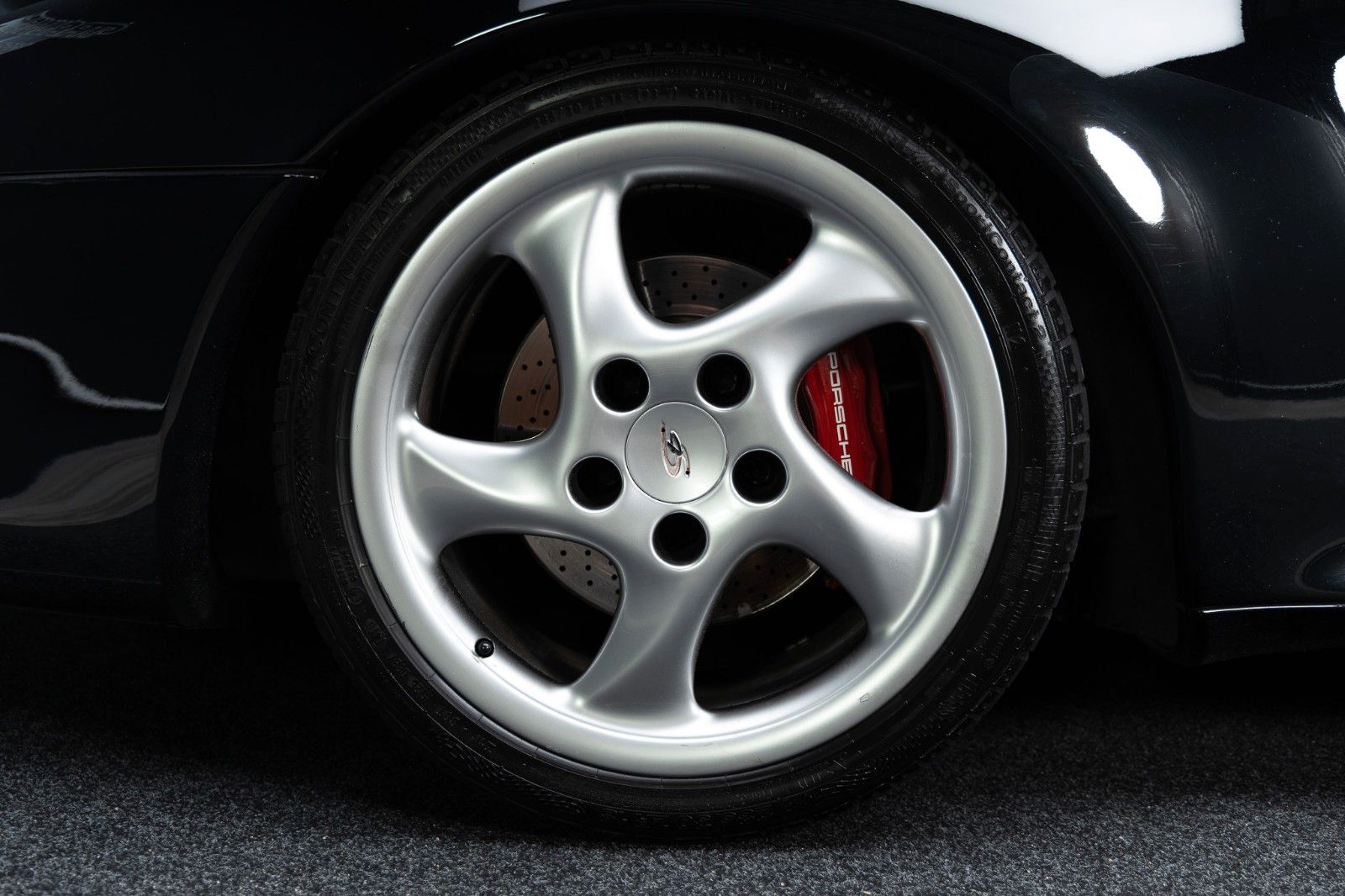 Fahrzeugabbildung Porsche 993 Carrera 4S + Bilstein + RS Sitze + Käfig