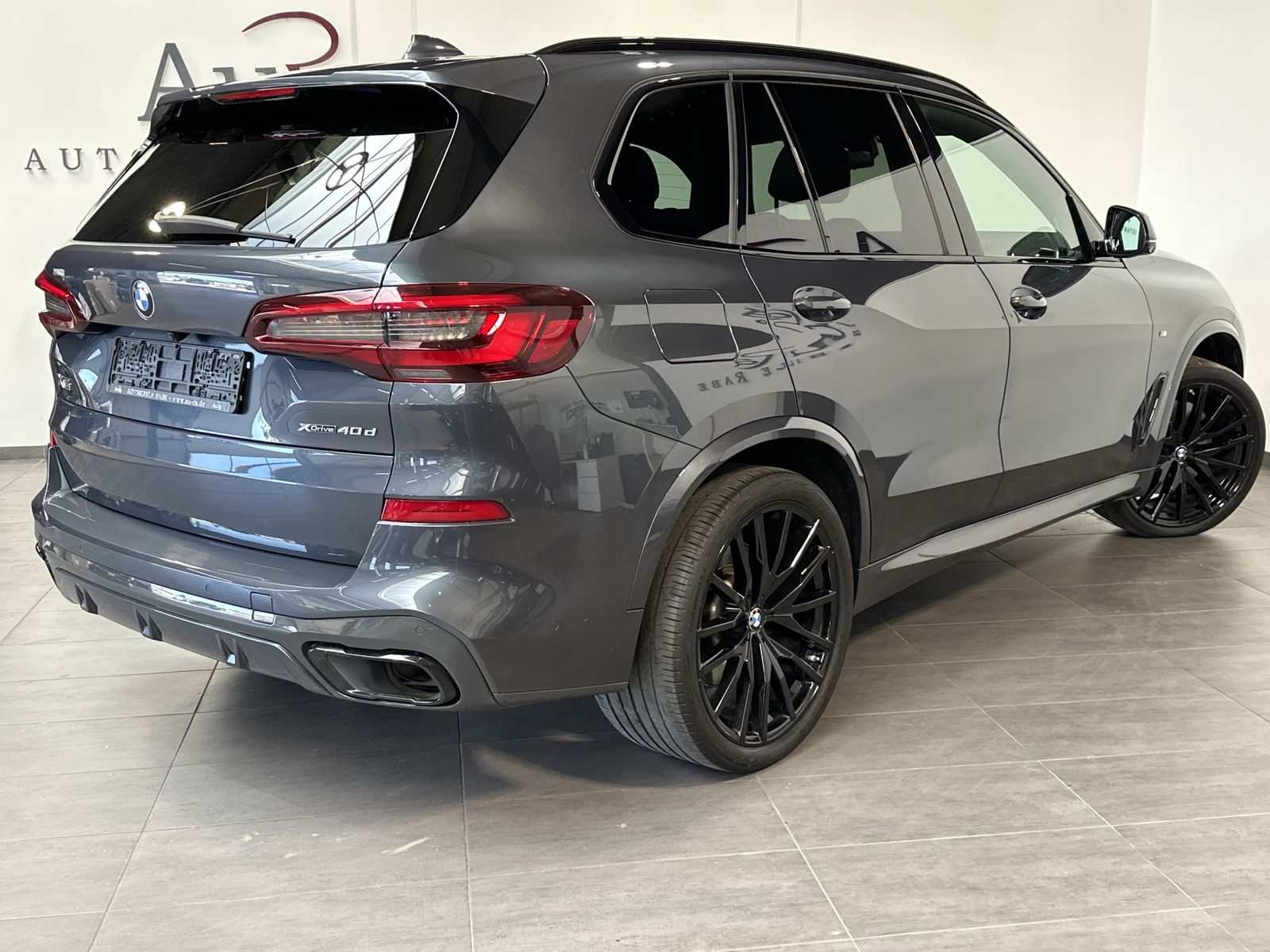 Fahrzeugabbildung BMW X5 xDrive40d M-Sport NAV+LED+PANO+BOWERS&WILKINS