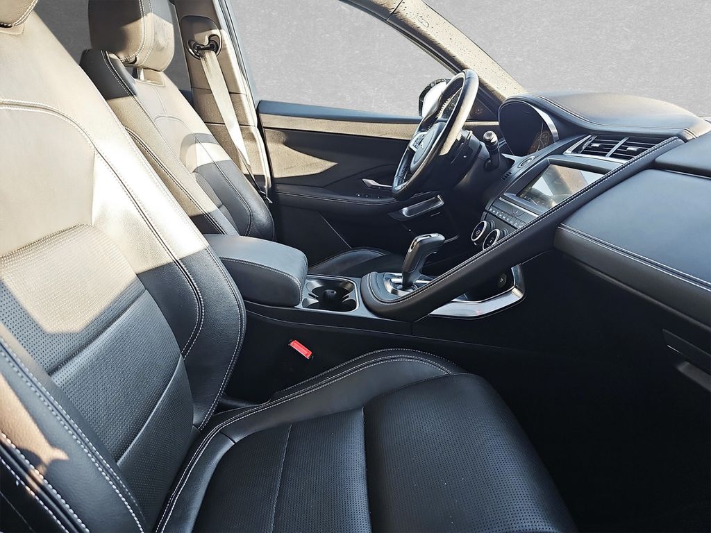 Jaguar E-Pace D180 R-Dynamic SE